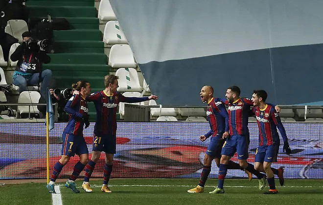  特尔施特根神扑救主，巴萨旧将成德甲焦点  