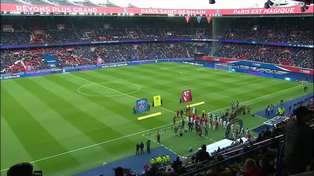  巴黎圣日耳曼主场大胜，姆巴佩梅开二度  